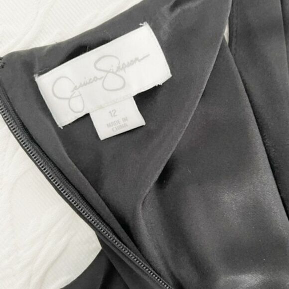 Jessica Simpson Black Silver Sleeveless Pleated Dress with Belt Tulle Size 12 - Picture 5 of 5